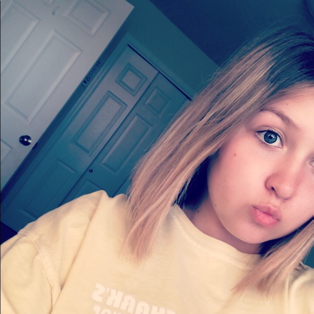 Meet your Posher, Stella